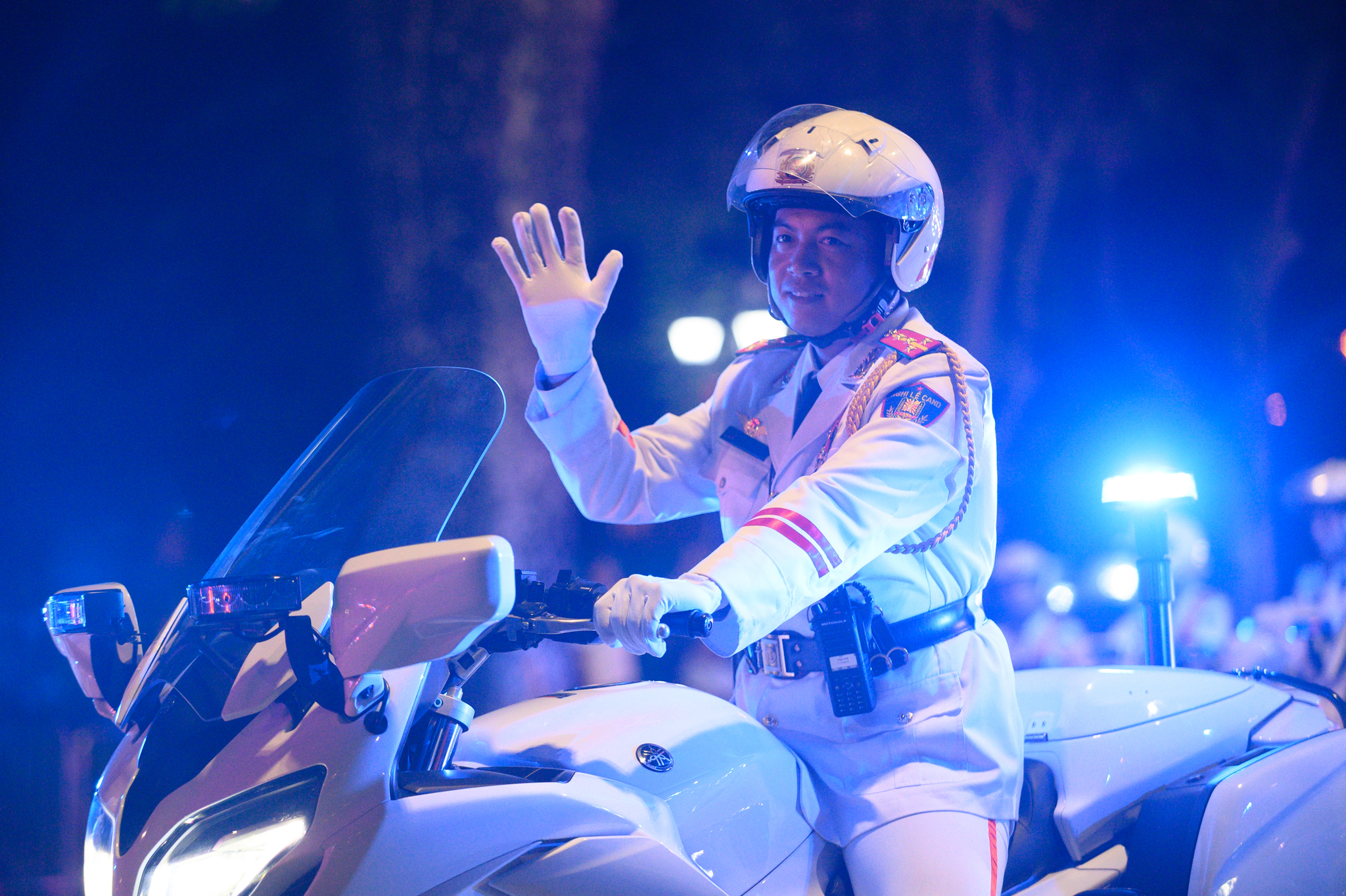 Sĩ officer luyện tập điều khiển mô tô đặc chủng