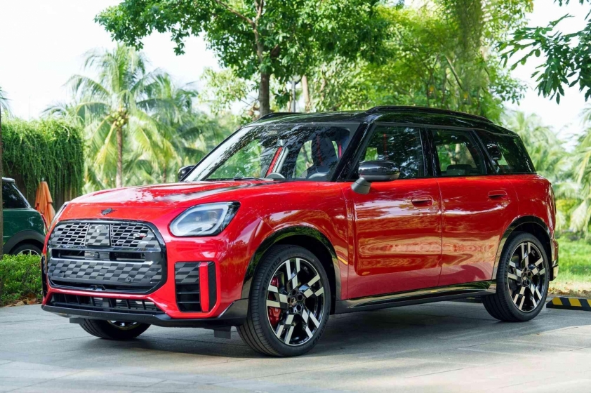 Mini JCW Countryman ALL4 thiết kế ngoại thất