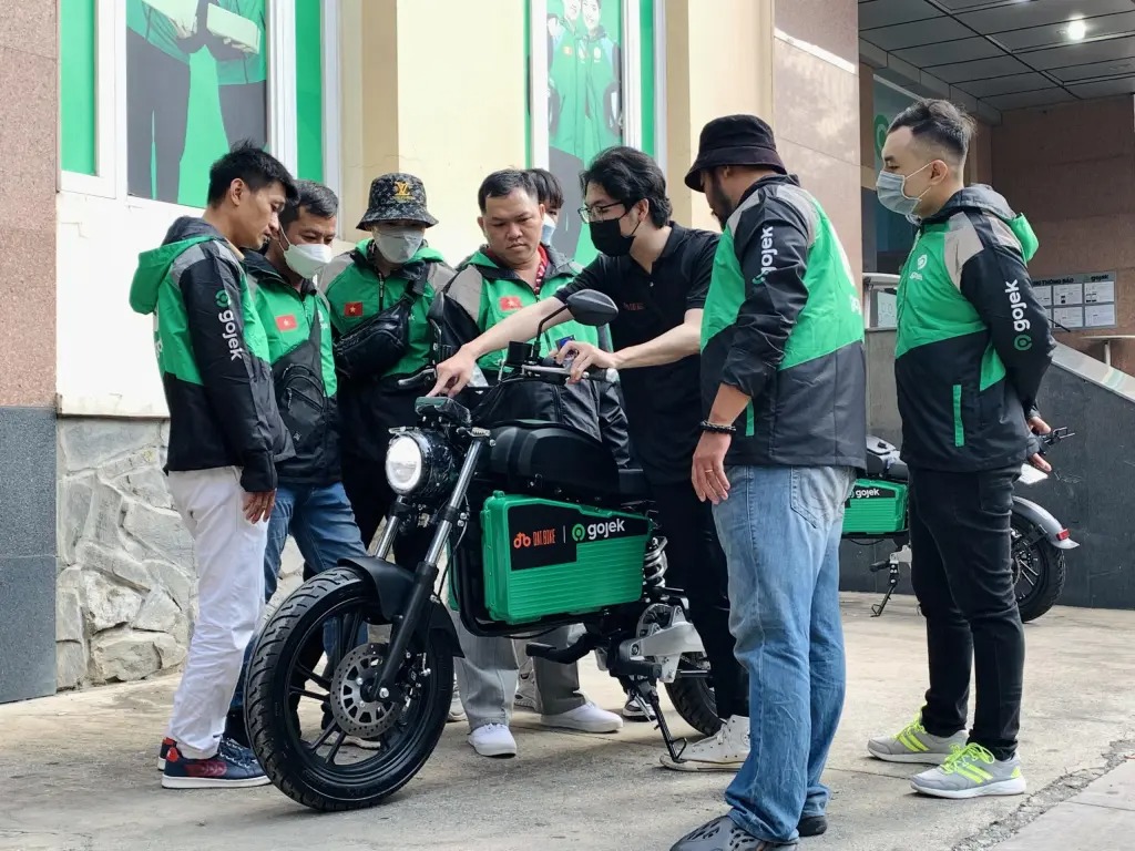 Xe máy điện công nghệ sạc nhanh