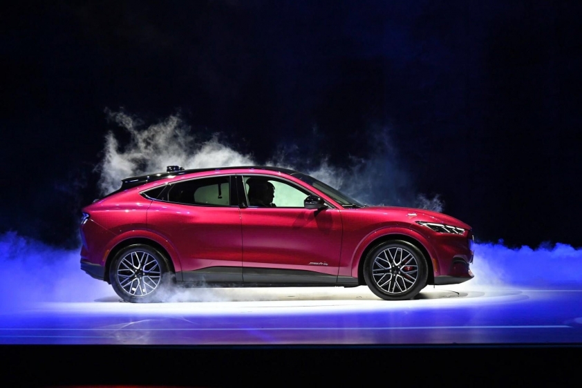 Kích thước tổng thể Ford Mustang Mach-E