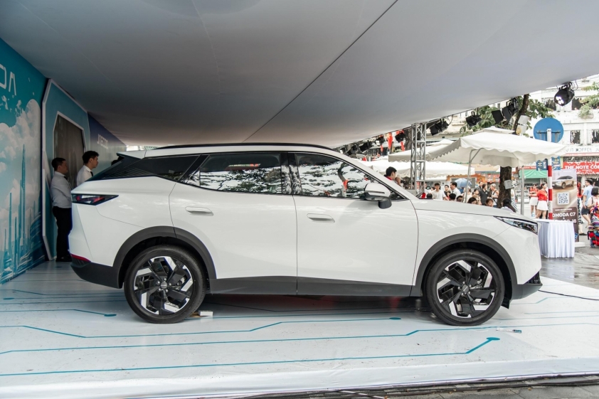 Chi tiết ngoại thất xe Omoda C7