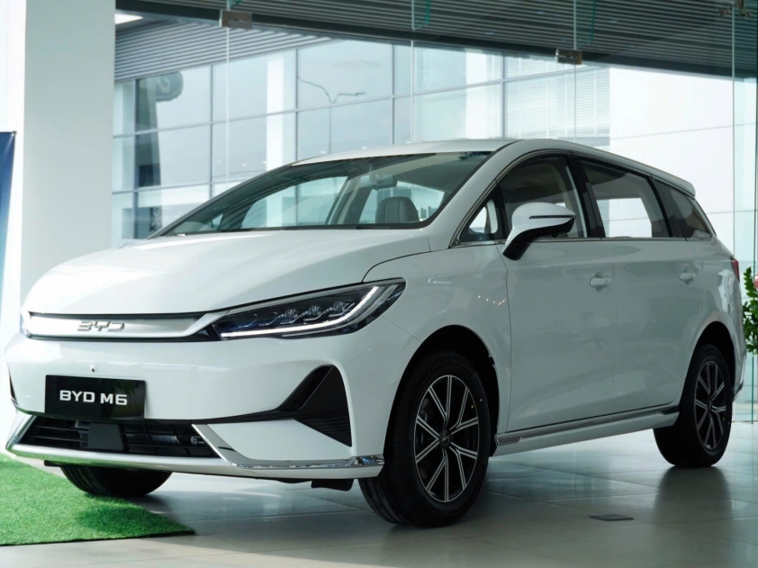 Khả năng sạc nhanh của BYD M6 và VinFast Limo Green