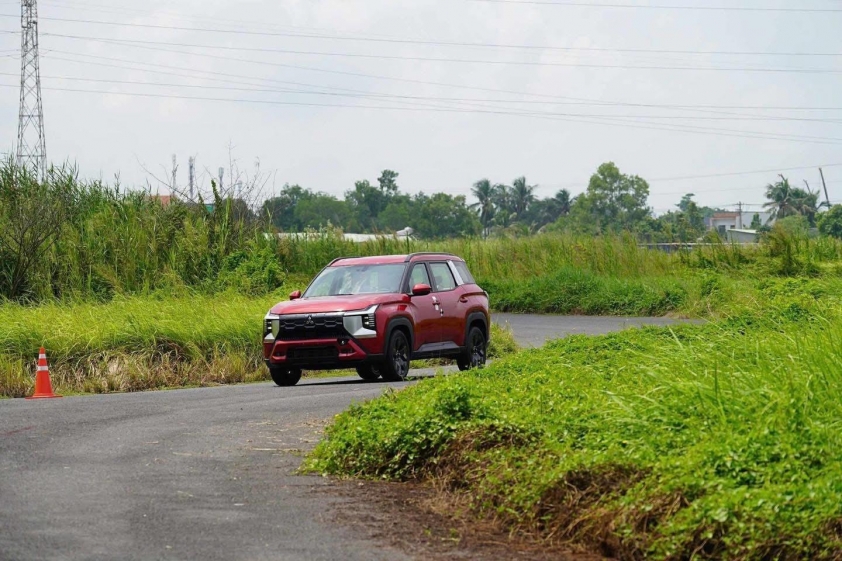 Mitsubishi Destinator GLS, Exceed, Ultimate