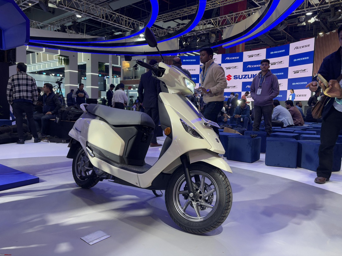 Suzuki e-Access thiết kế hiện đại, tinh giản