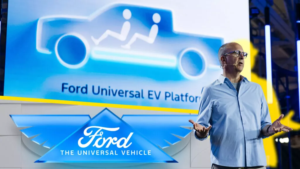 Doug Field cho rằng các hãng xe startup sẽ khó lòng theo được Ford trong nền tảng xe điện mới.