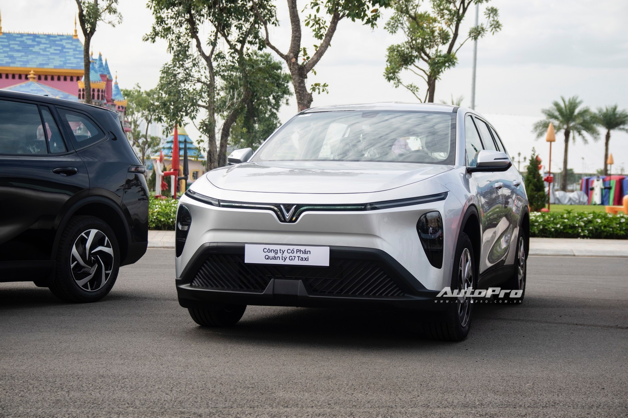 Xe điện phục vụ dịch vụ vận tải