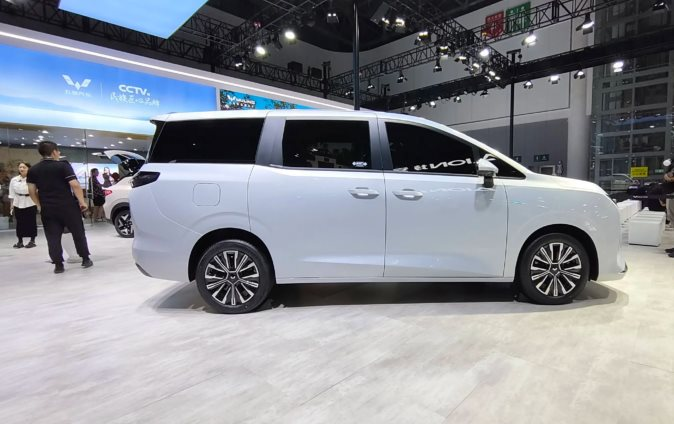 MPV Xingguang 730