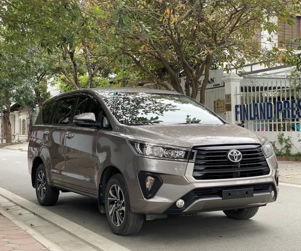 Ngoại thất Toyota Innova Cross