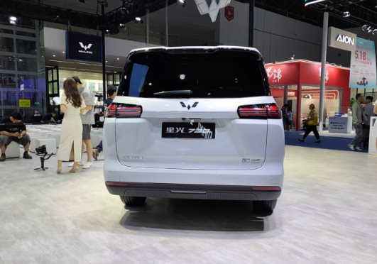 Ngoại thất các phiên bản MPV Xingguang