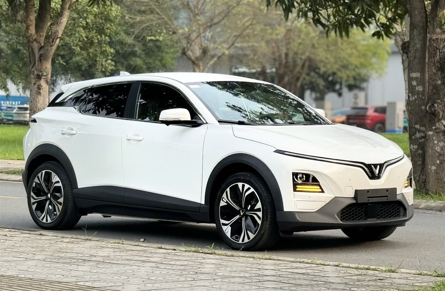 Xe VinFast VF 6 màu xanh