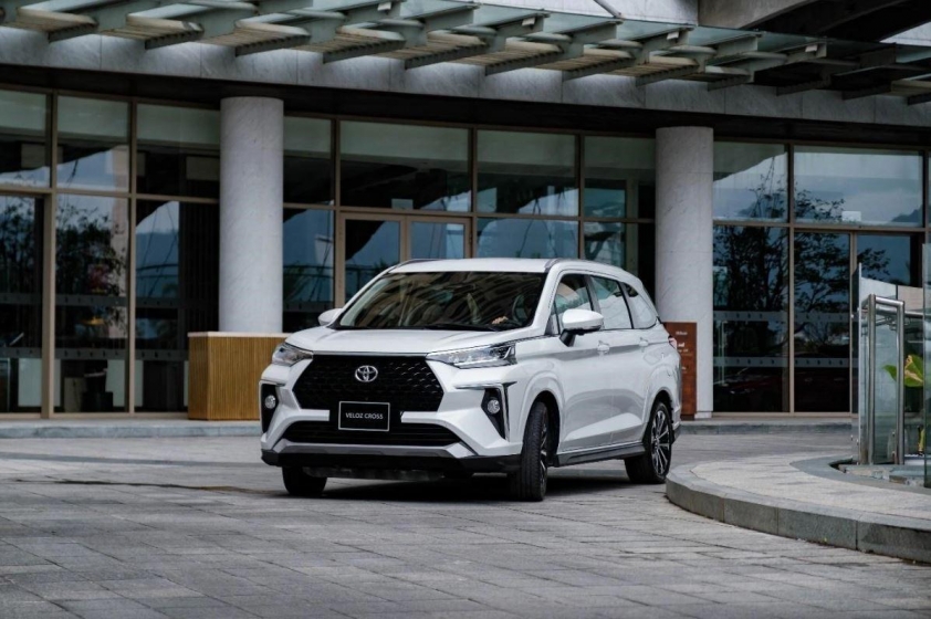 Toyota Veloz Cross phiên bản 2022 màu trắng