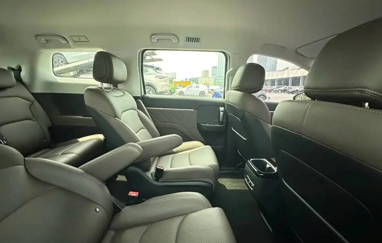 Khoang cabin MPV Xingguang