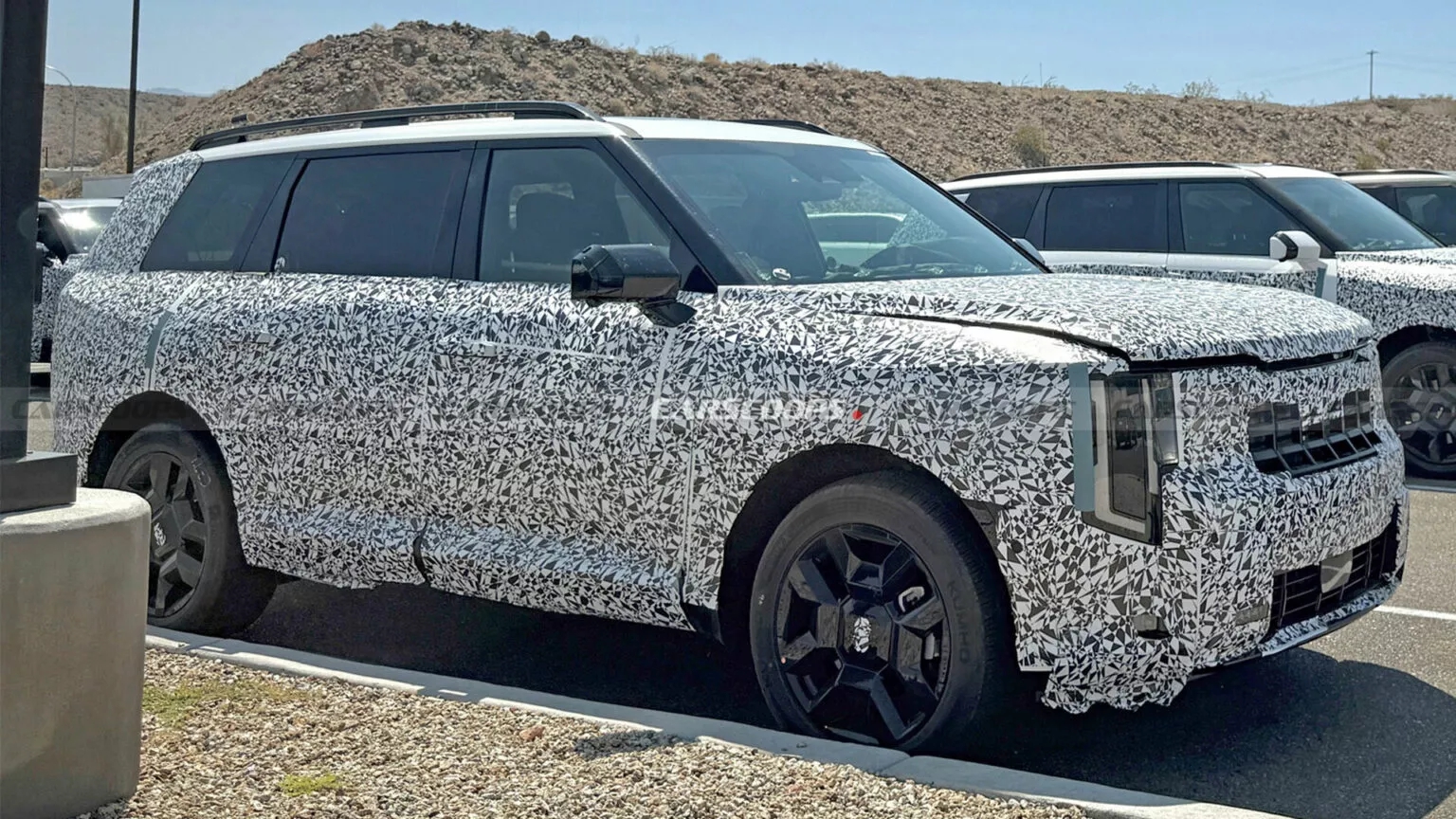 Ngoại thất góc cạnh và mạnh mẽ của Kia Telluride 2026