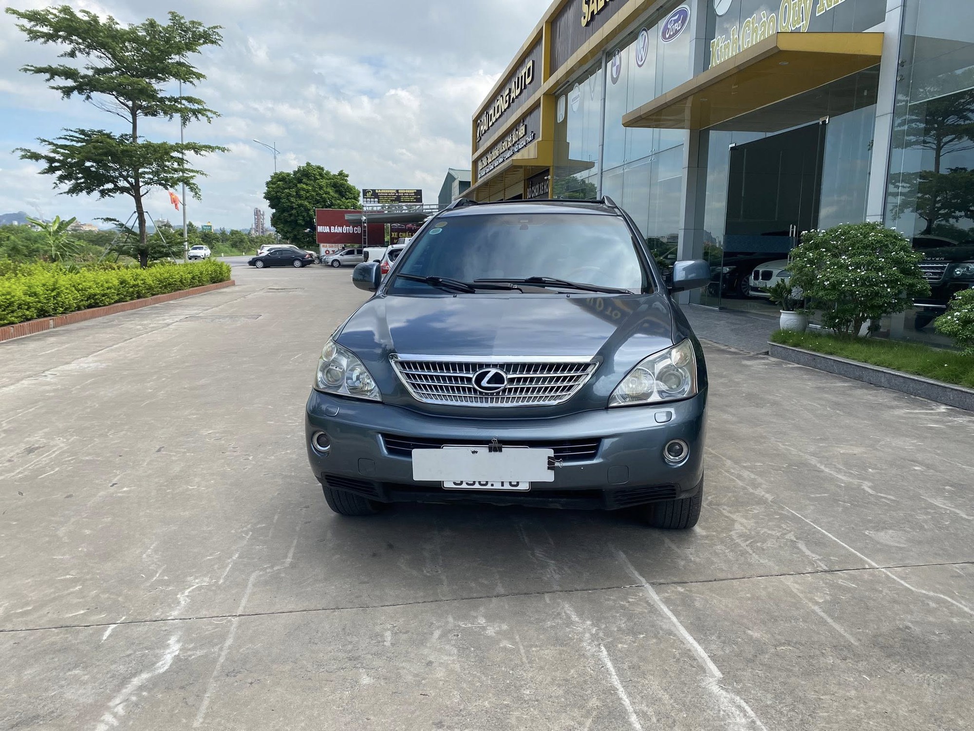 Ảnh chi tiết ngoại thất Lexus RX 400h