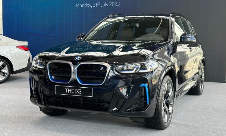 Ưu đãi khủng cho xe điện BMW iX3