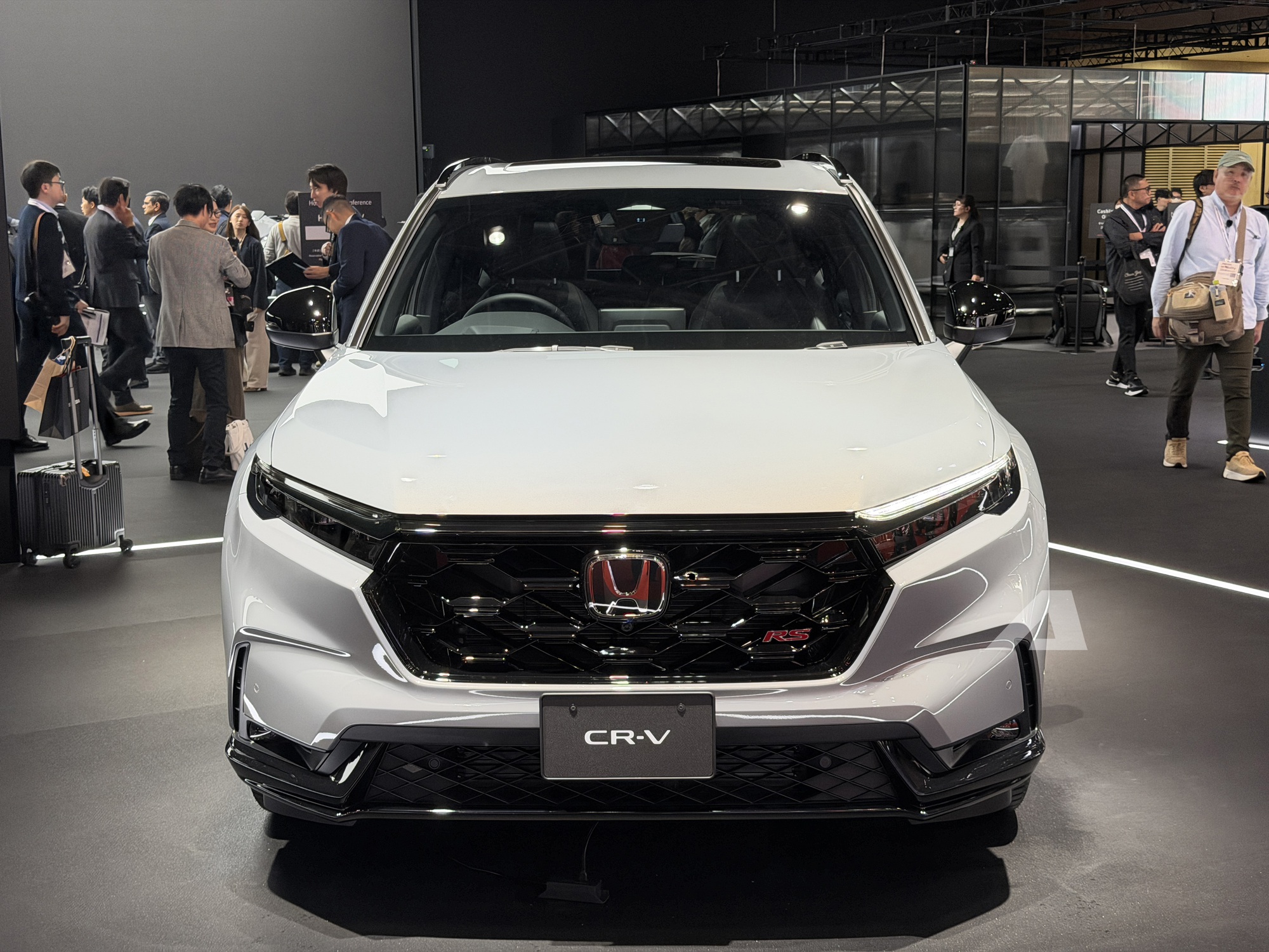 Chi tiết thiết kế ngoại thất của Honda CR-V e:HEV RS Black Edition Thiết kế ngoại thất xe