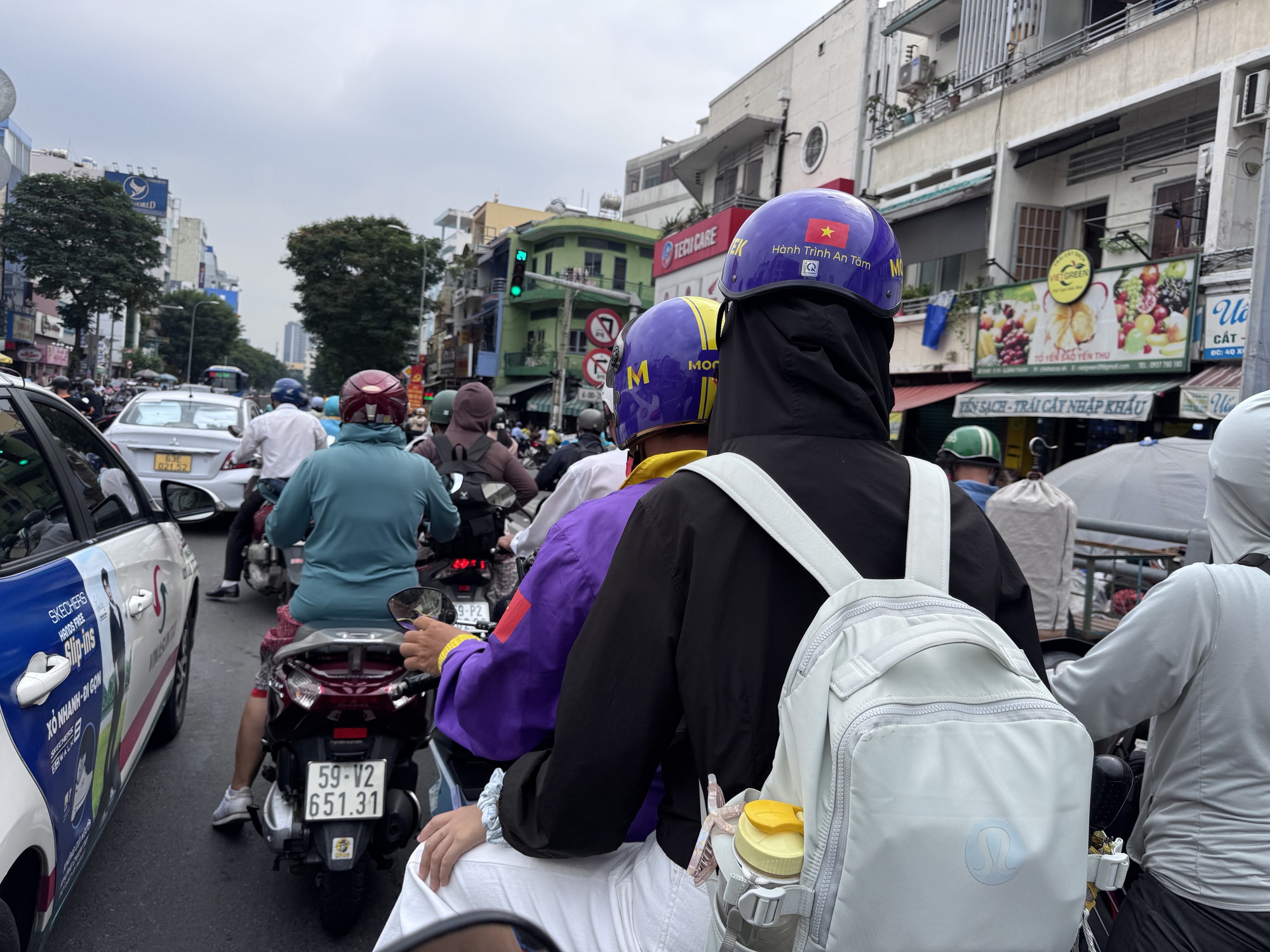 Màu tím đặc trưng của hãng xe công nghệ Moovtek