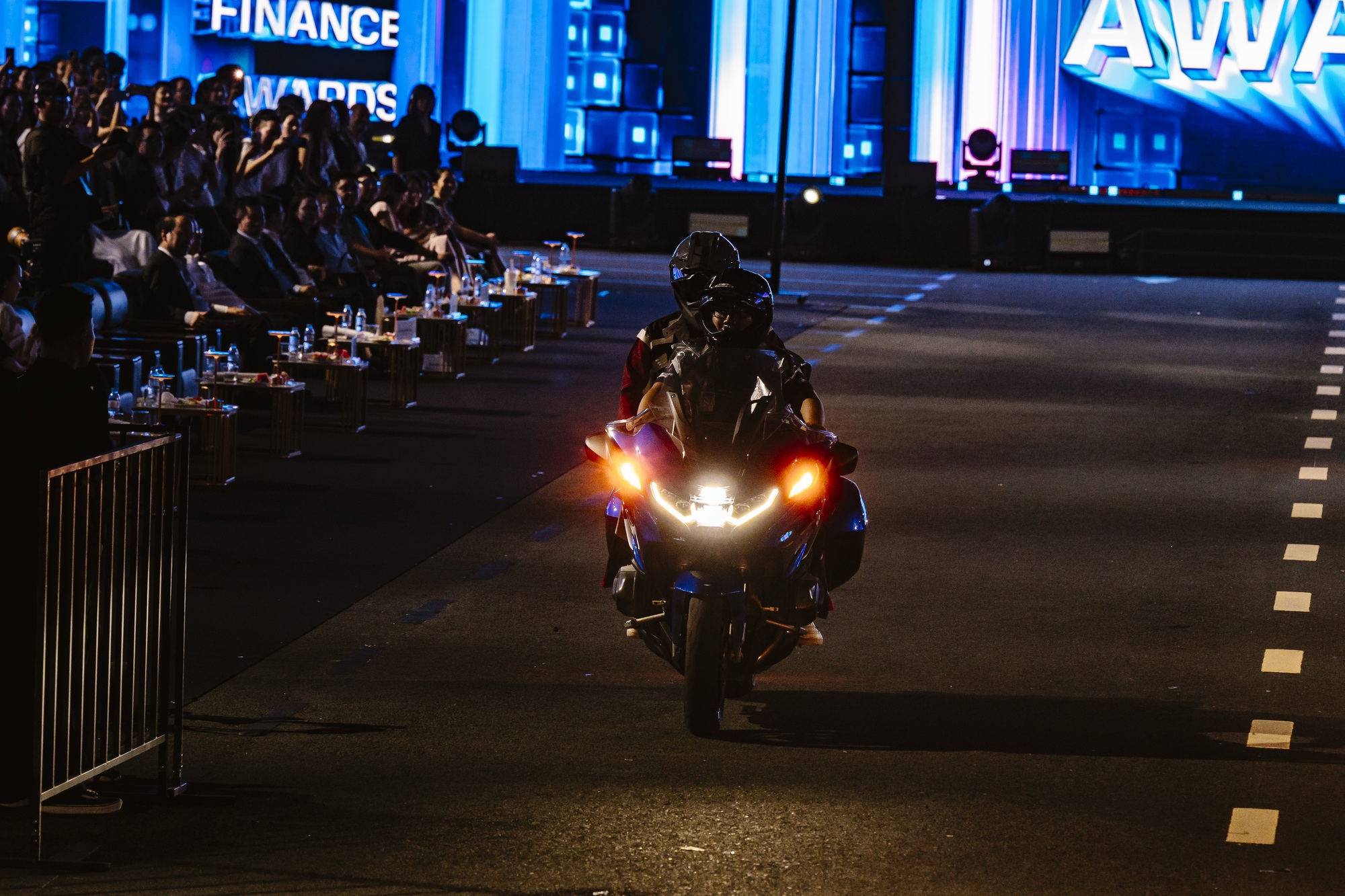 Mô tô BMW R1250 RT tại Gala