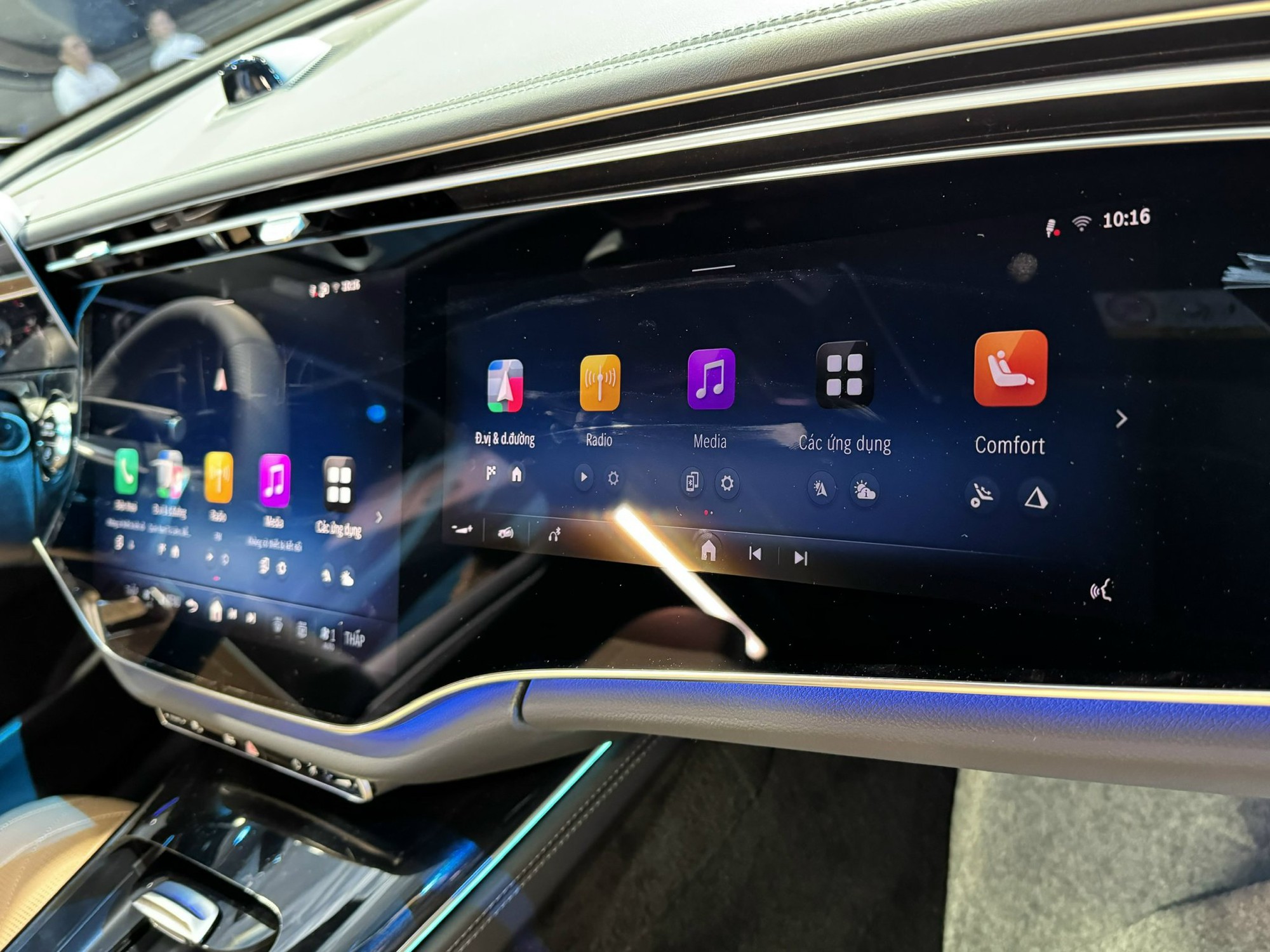 Màn hình ghế phụ Mercedes E-Class