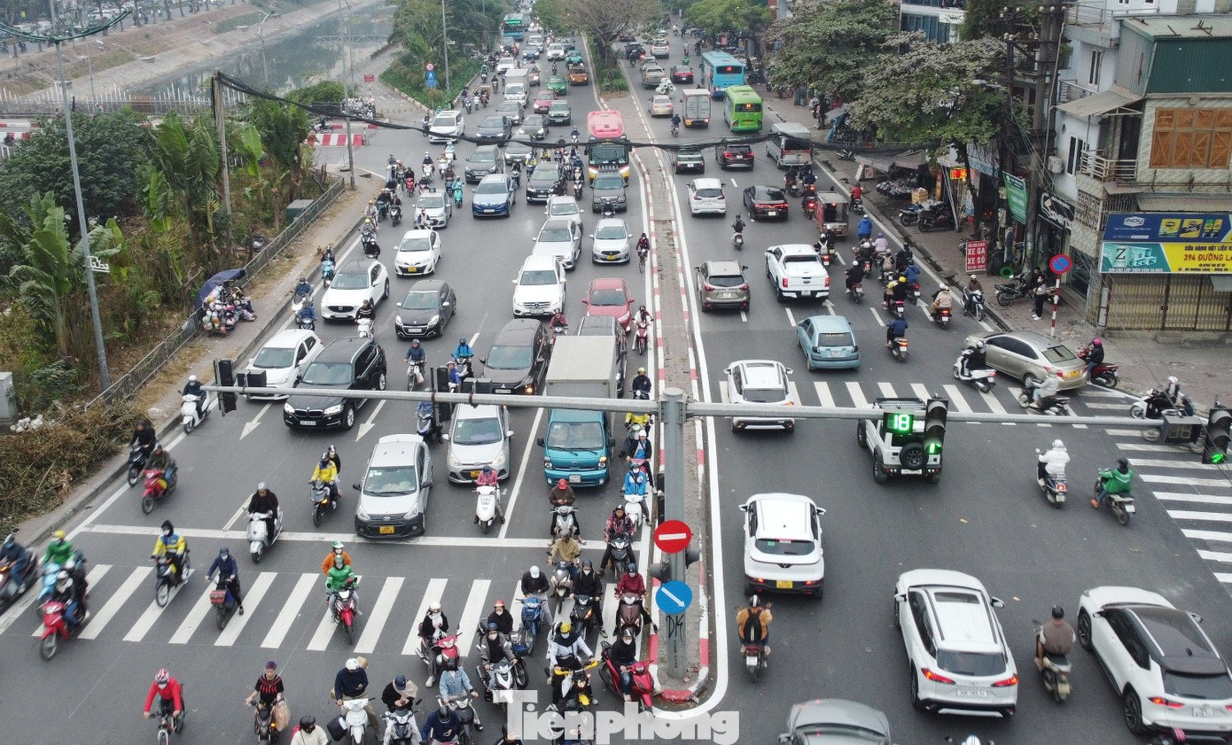 Đề xuất điều chỉnh pha đèn tín hiệu tại nút giao Láng - Yên Lãng Điều chỉnh đèn tín hiệu giúp lưu thông nhanh hơn