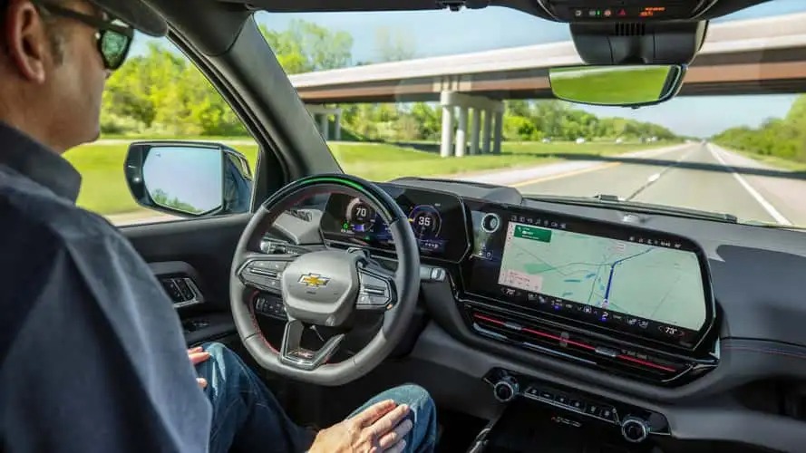 Xe điện Chevrolet Silverado 2024 trang bị hệ thống hỗ trợ lái Super Cruise