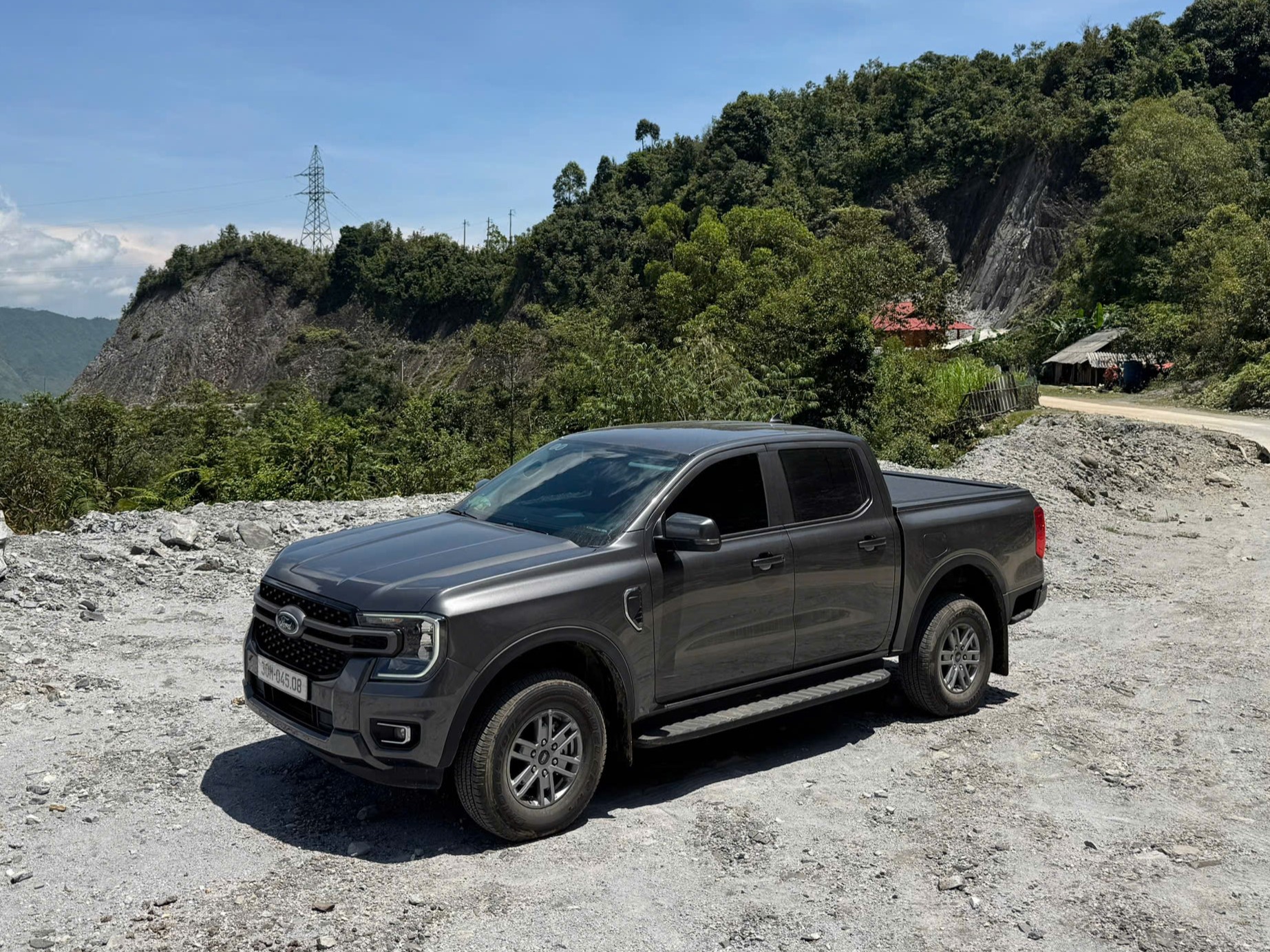 Phiên bản XLS 4x2 được giảm 45 triệu đồng Giảm giá phiên bản XLS 4x2