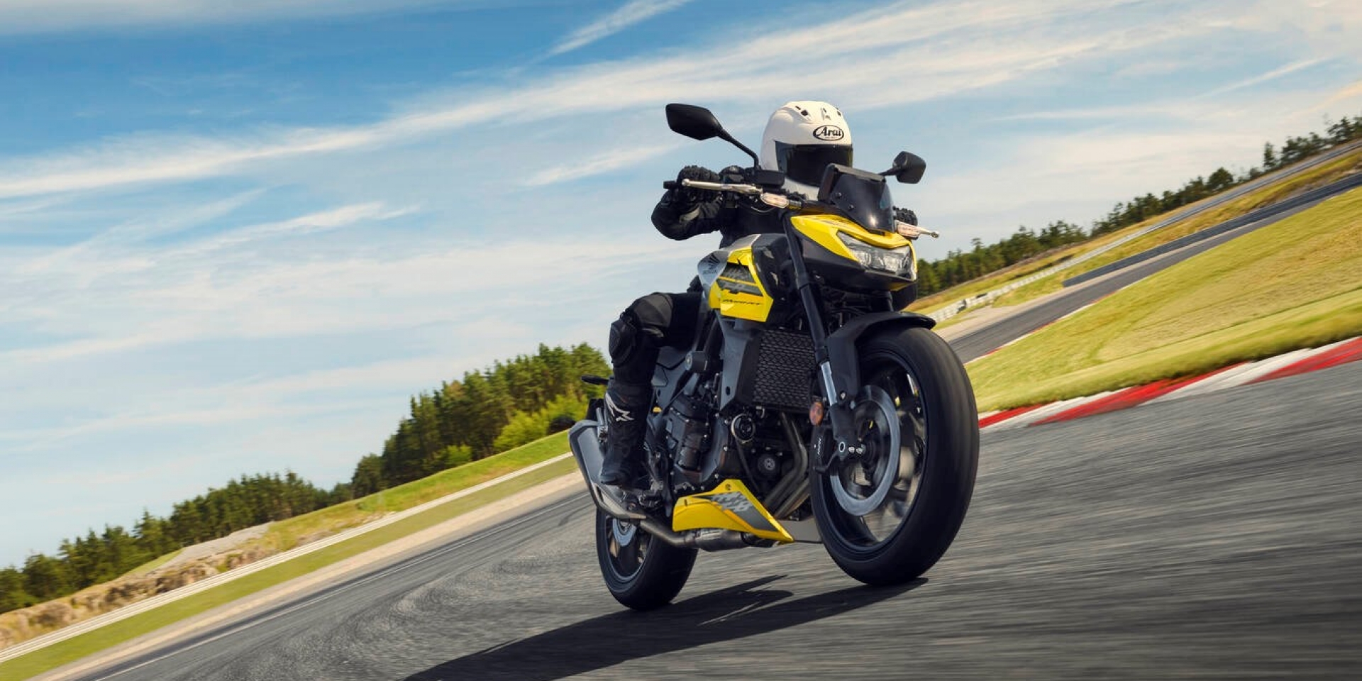 Honda công bố công nghệ mới: Bộ ly hợp điện tử E-Clutch sẽ trở thành trang bị tiêu chuẩn trên các mẫu xe tầm trung!- Ảnh 2. CB750 Hornet với công nghệ E-Clutch