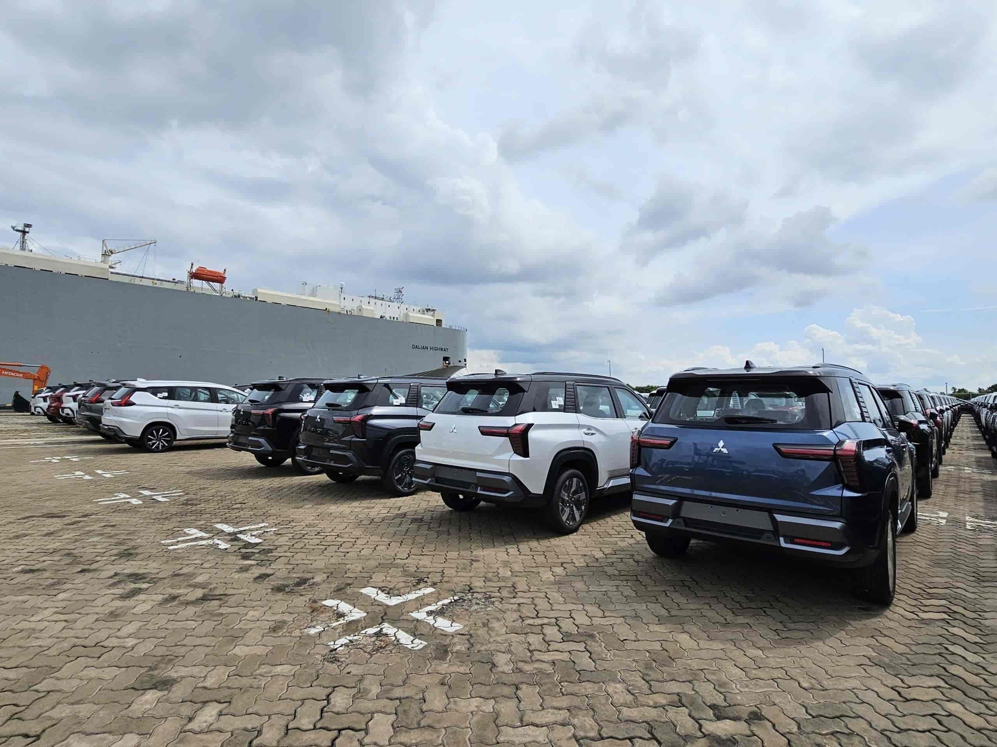 Mitsubishi Destinator chạy thử tại thị trường Việt Nam trước ngày ra mắt