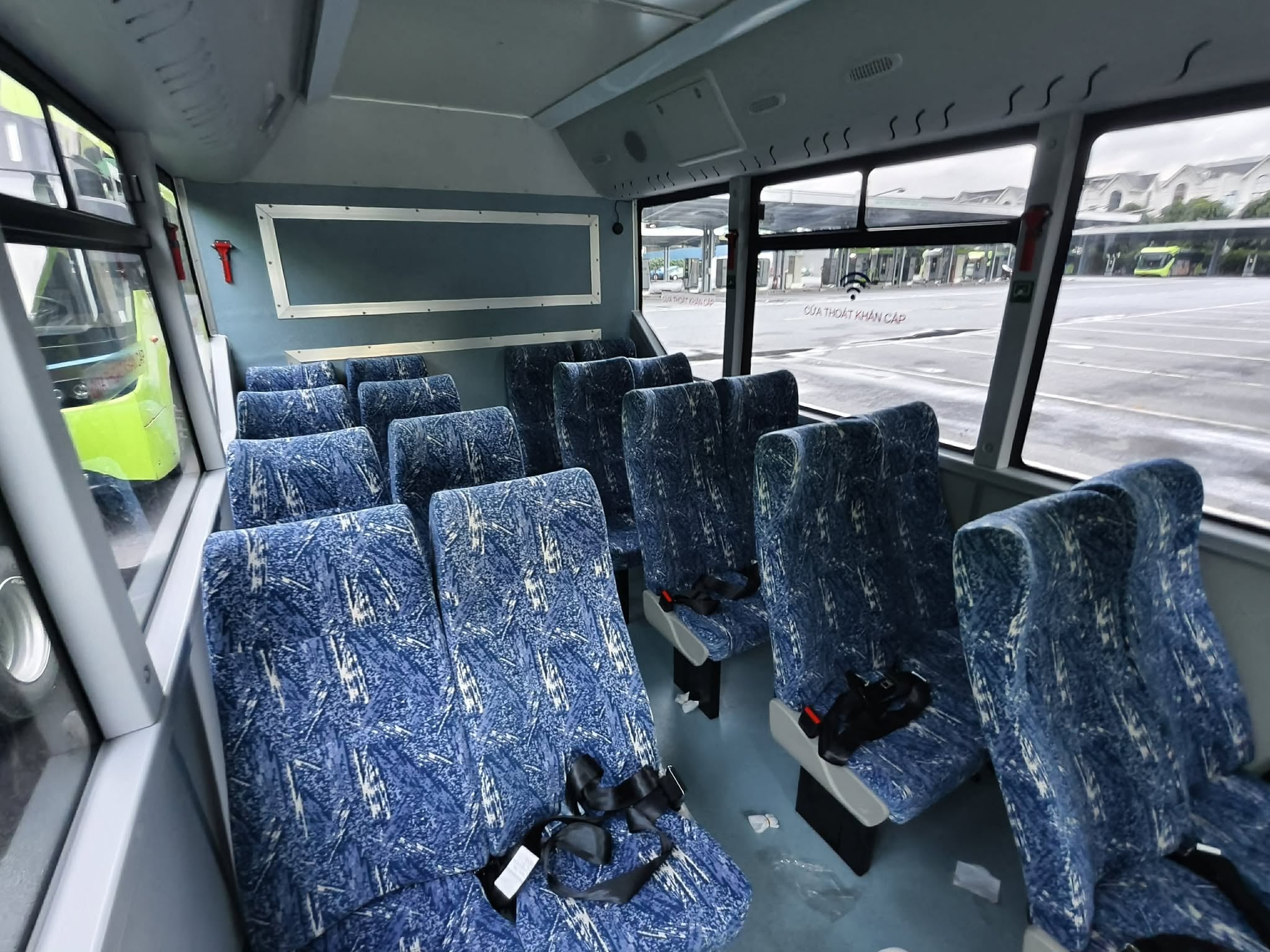 Xe có bố cục nội thất 19 chỗ ngồi, phù hợp chở học sinh hoặc khách