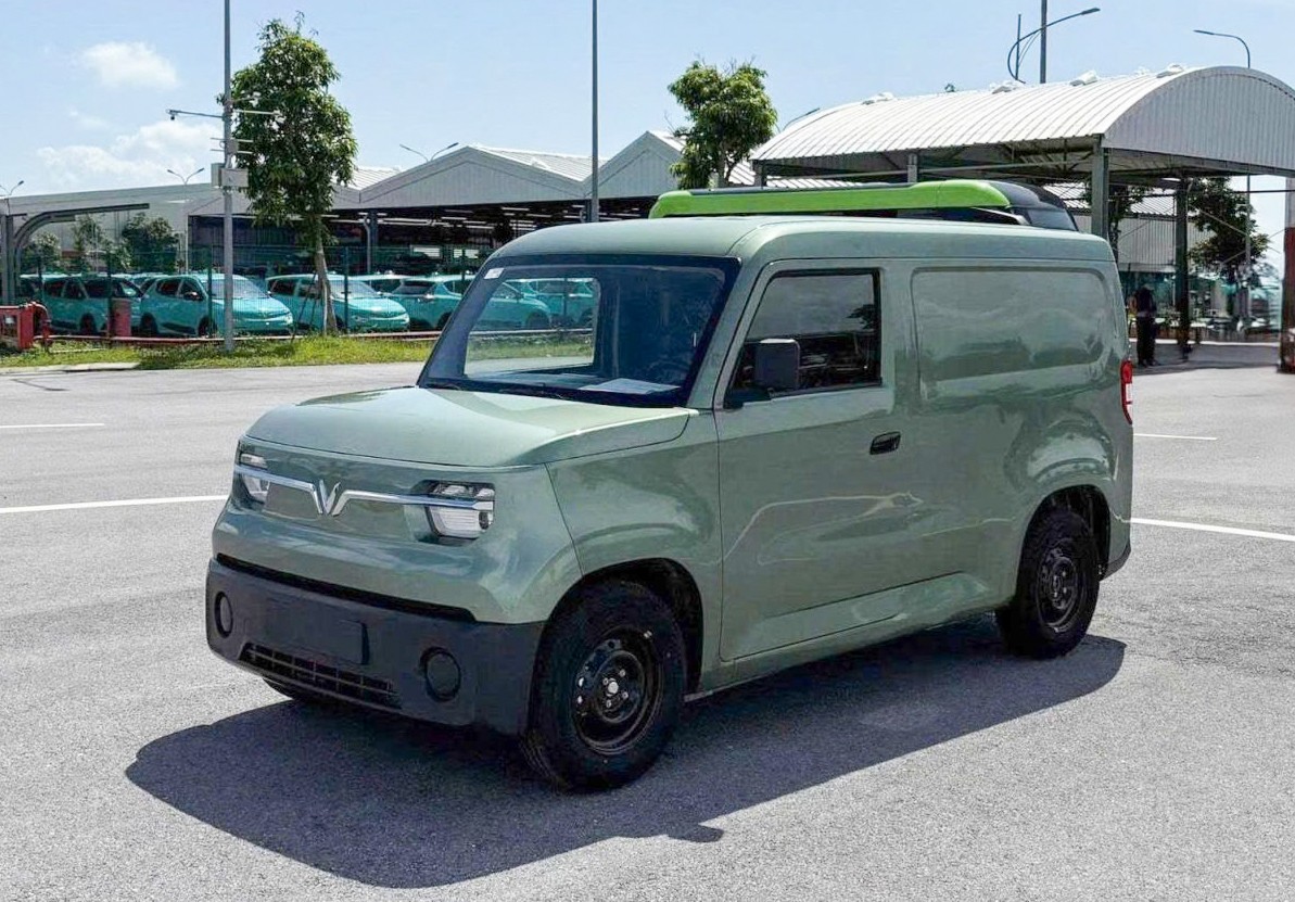 Cửa kính chỉnh điện trên xe tải VinFast EC Van