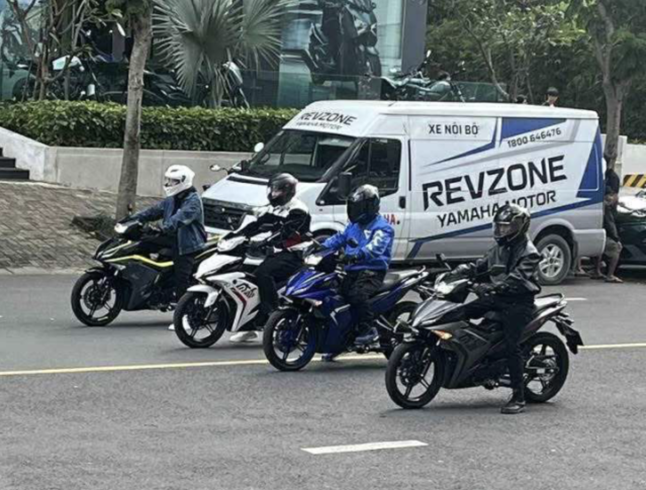 4 xe Yamaha Exciter 155 đời mới đang thực hiện TVC quảng cáo