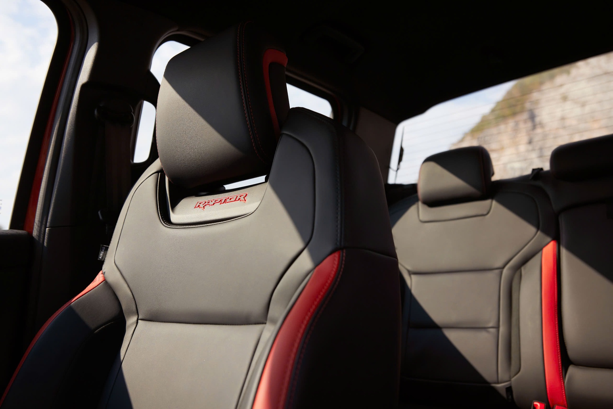 Hệ thống treo nâng cấp trên Ford Ranger Raptor Sport Khung gầm và hệ thống treo tiên tiến