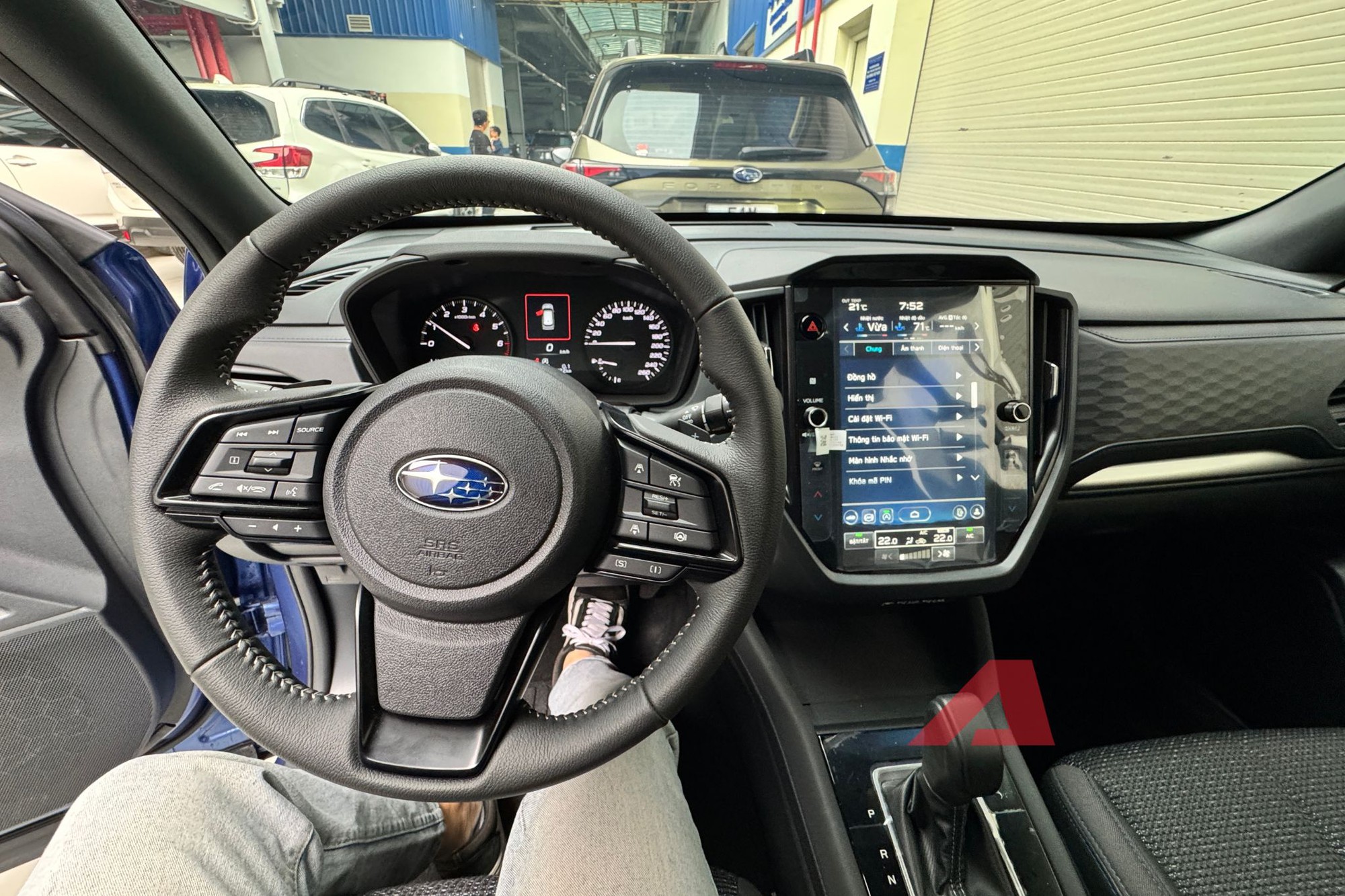 Màn hình cảm ứng 11.6 inch hỗ trợ Apple CarPlay và Android Auto không dây