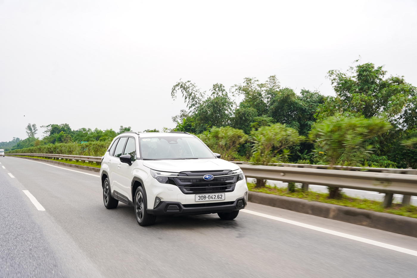 Subaru Forester trên cung đường Sa Pa Subaru Forester chạy trên đường đèo
