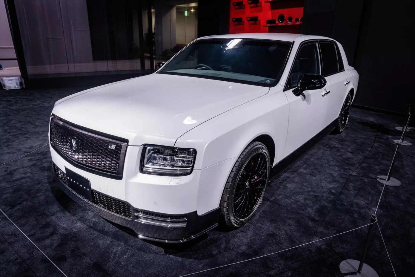 Toyota Century sedan GRMN hiệu năng cao
