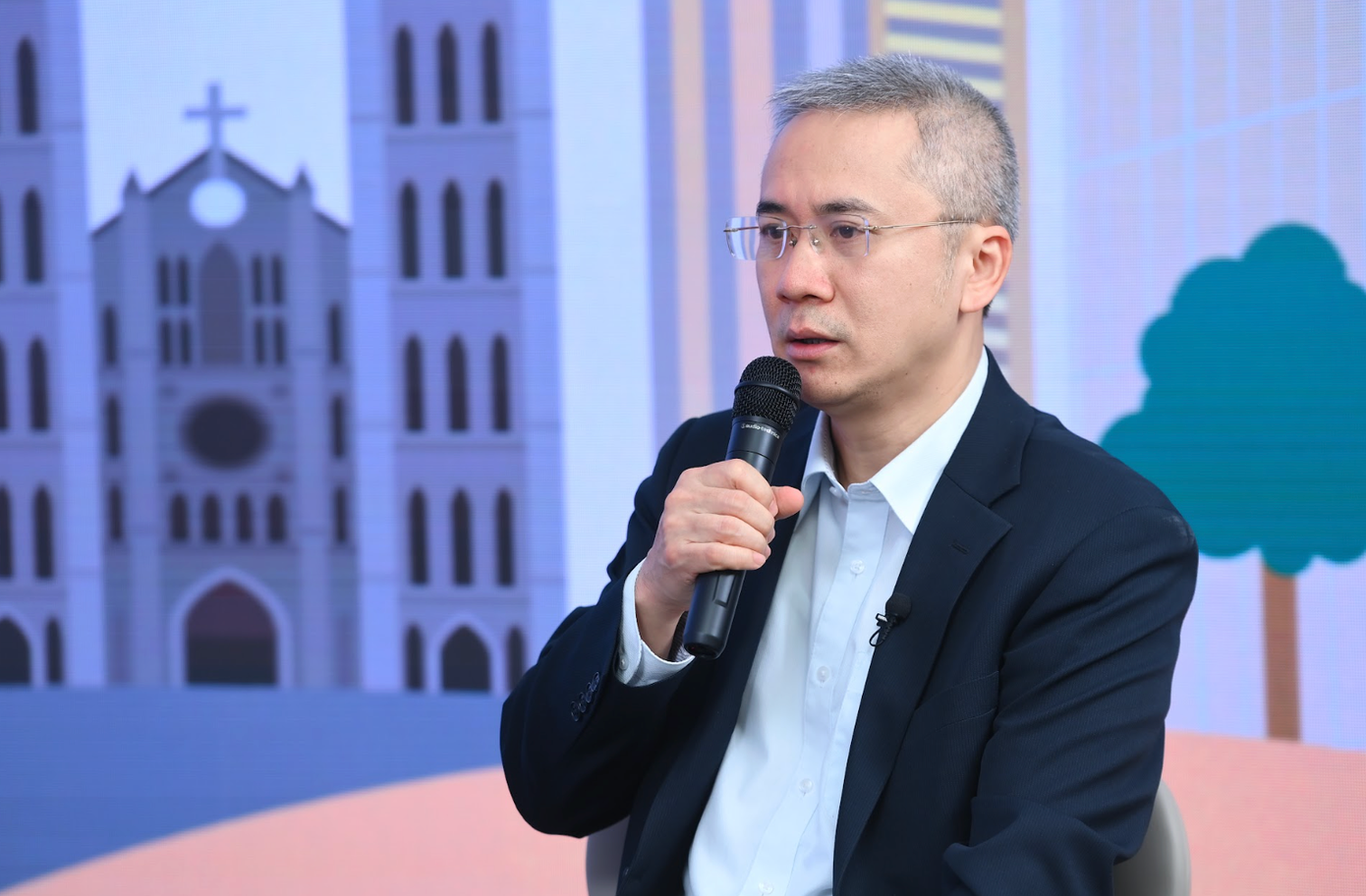 Chuyên gia giao thông Phan Lê Bình chia sẻ tại buổi tọa đàm Chuyên gia giao thông Phan Lê Bình tại tọa đàm