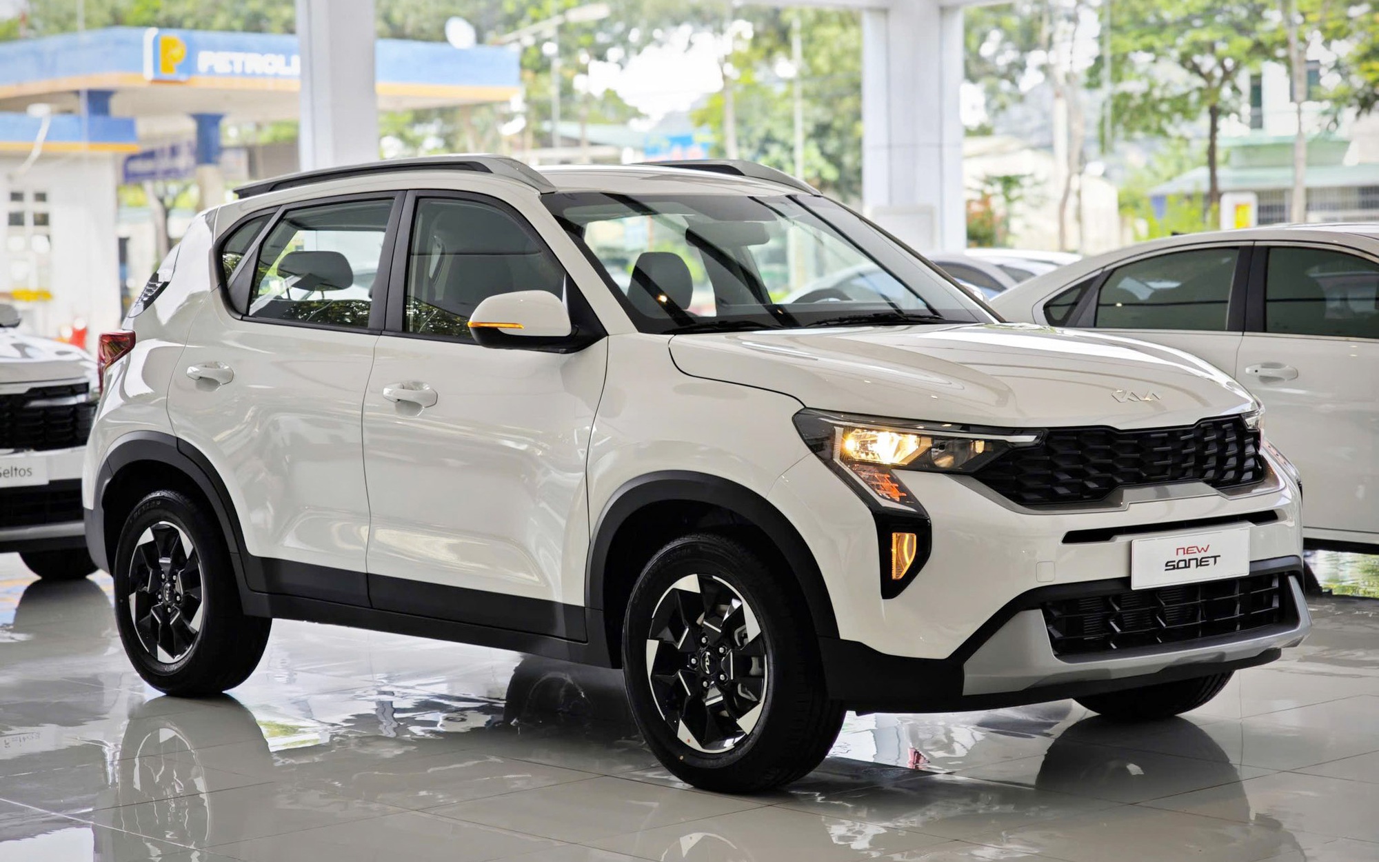 Nội thất Kia Sonet 1.5 AT Tiện nghi trong Kia Sonet bản thấp