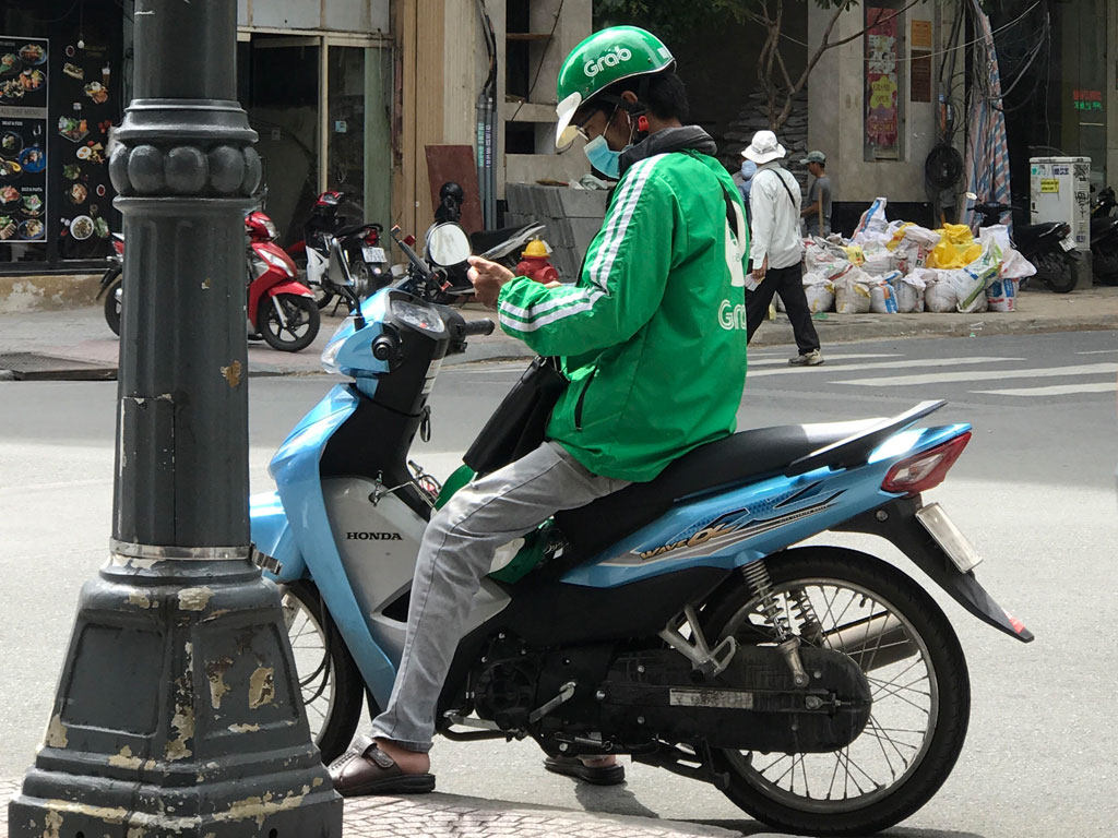 Tài xế xe công nghệ được hỗ trợ đổi sang xe điện