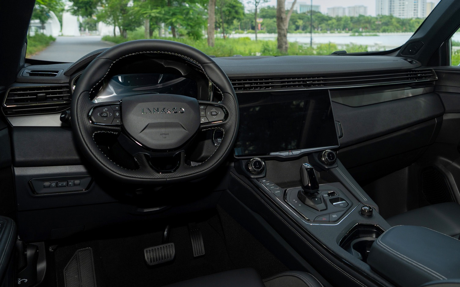 An toàn Lynk & Co 01 Hyper tiêu chuẩn Một số tính năng an toàn bị loại bỏ trên phiên bản Hyper tiêu chuẩn